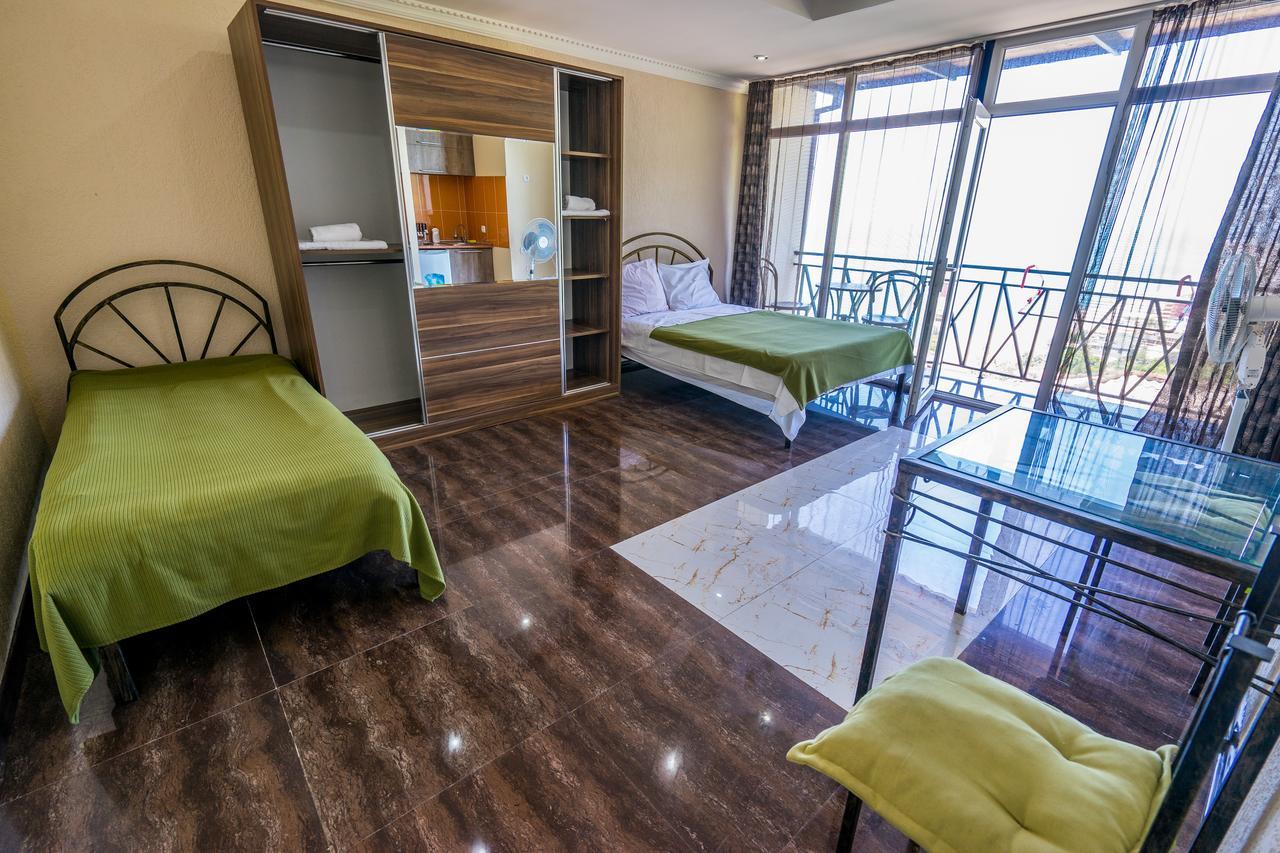 Aniva The Hotel Batoumi Extérieur photo