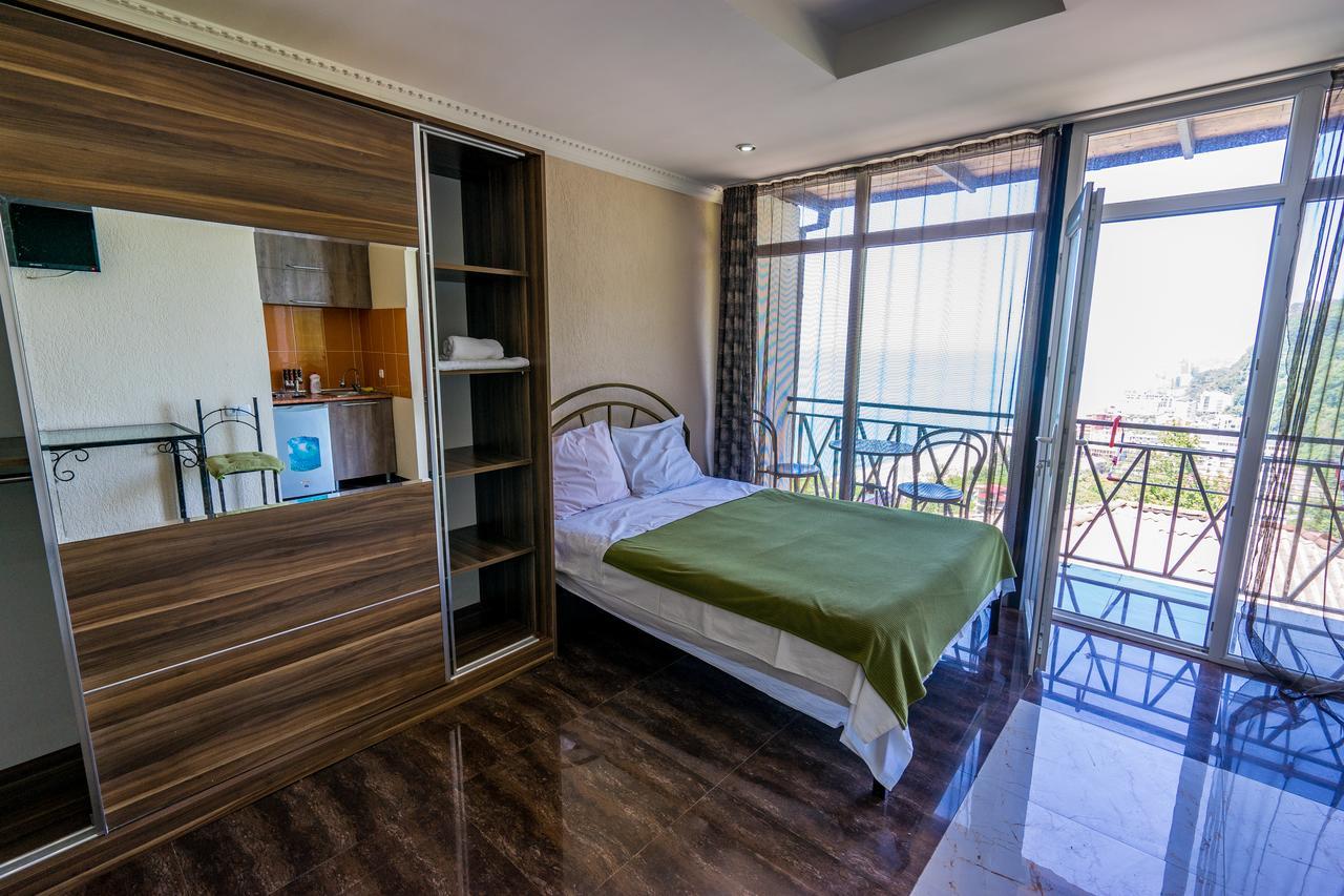 Aniva The Hotel Batoumi Extérieur photo