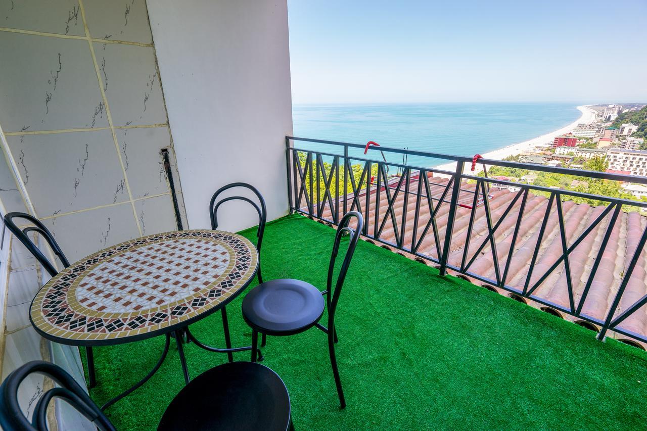 Aniva The Hotel Batoumi Extérieur photo